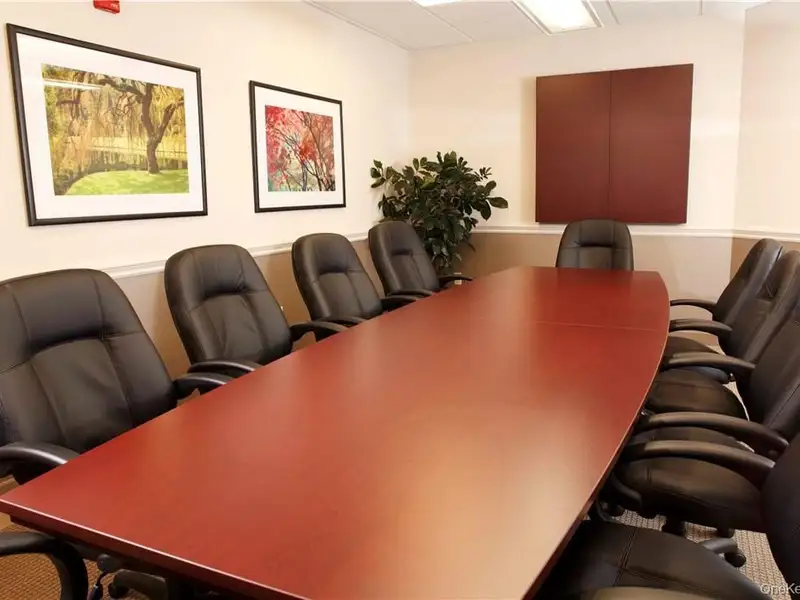 Elegant Office Suites on Platinum Mile, Rye Brook – Private Offices with Premium Amenities