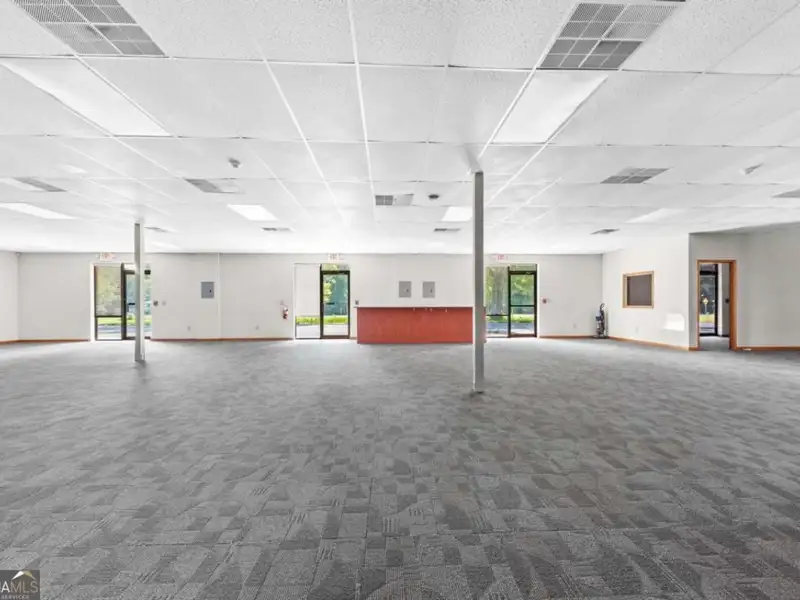 9,000 Sqft Industrial Building on 1.03 Acres in St. Marys, Ga
