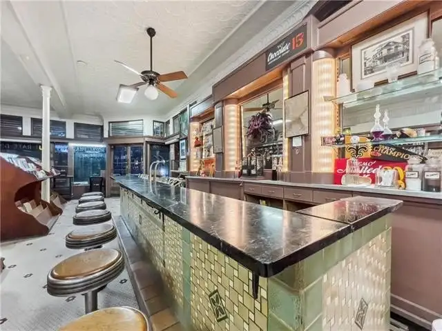 Versatile Mixed-use Property in Prime French Quarter Location