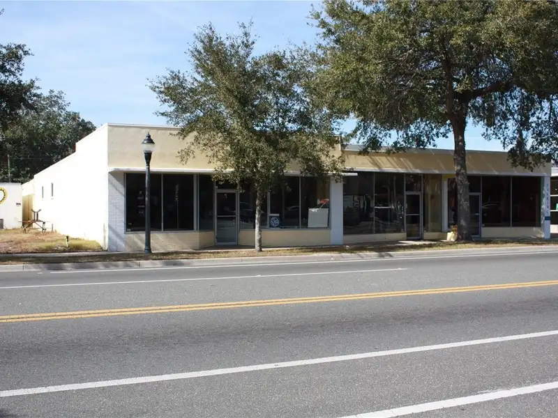 Commercial Space for Lease on N Main Street with Flexible Layout and Parking Access