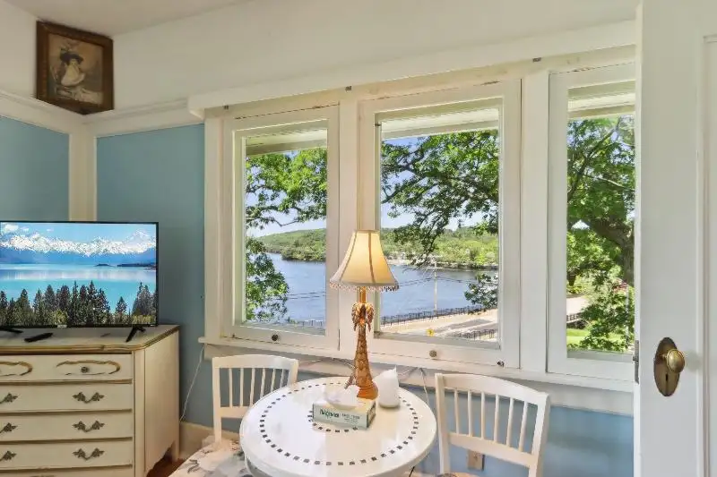 Turnkey B&b and Event Center in Wisconsin Dells with 17 Guest Suites