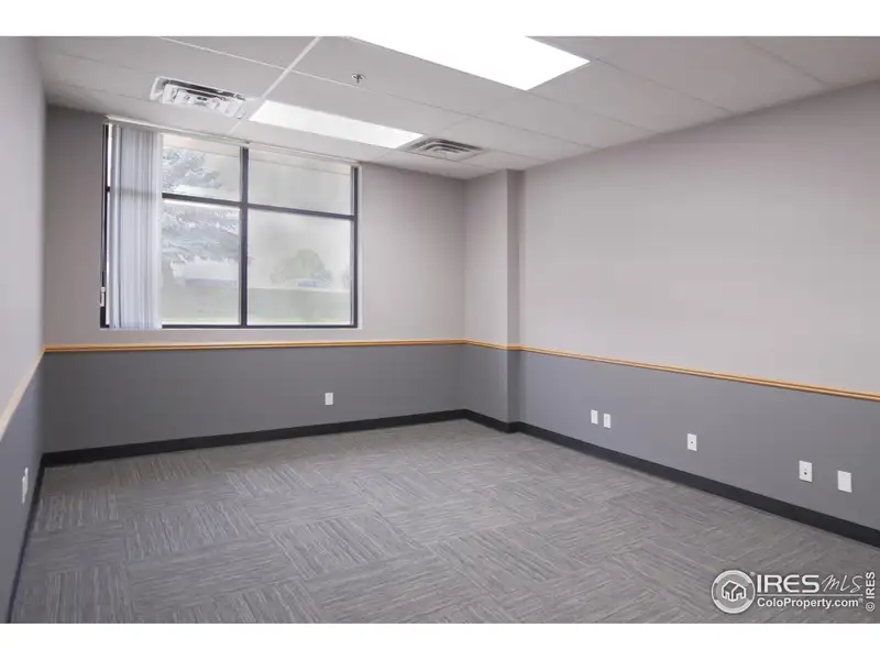 Industrial Office/warehouse for Lease in Loveland, Co - 5,057 Sf with Office Space