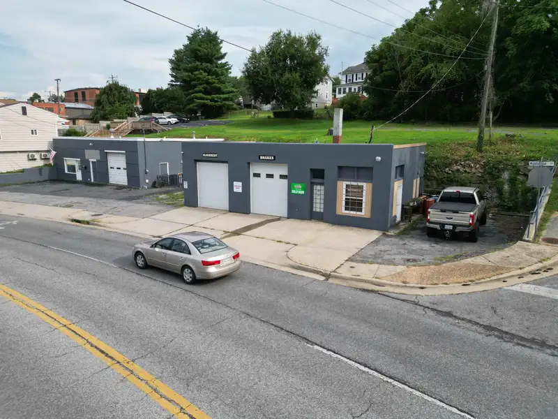 Turnkey Tire Business for Lease with Fully Equipped Office and Three Bays