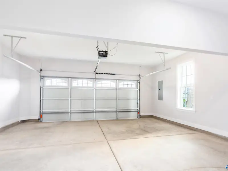 Live/work Townhome with Flex Space, Gourmet Kitchen, and 2-car Garage in Prime Location