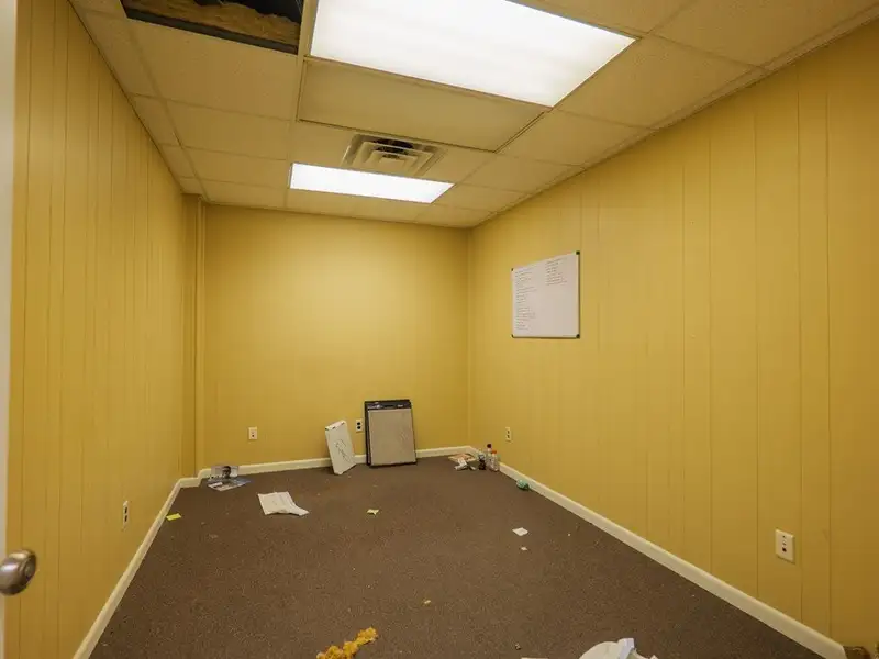 Versatile Commercial Property with Office, Showroom, and Warehouse in Lowndes County