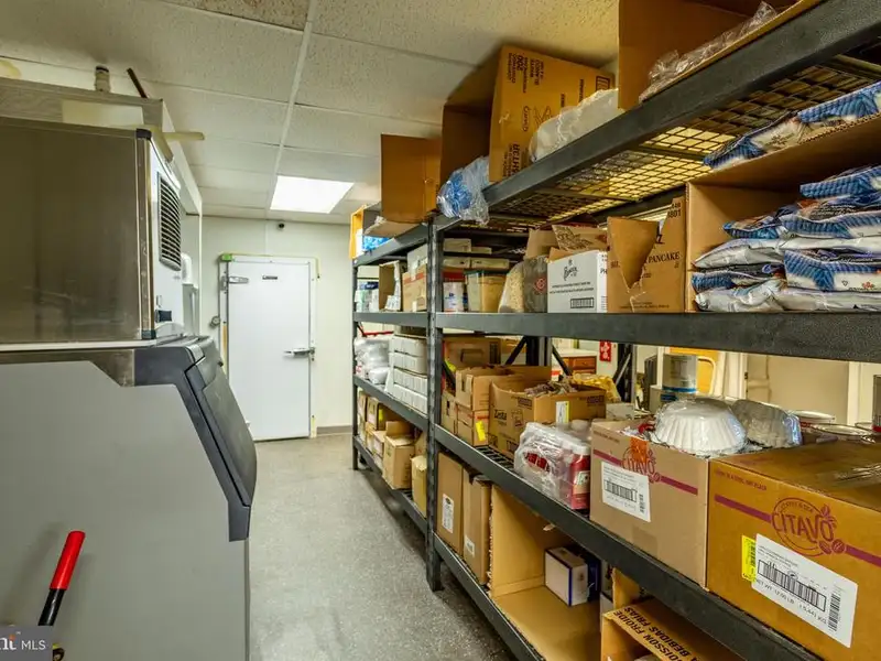 Established Restaurant with Commercial Kitchen and 120+ Seating in Hardy County