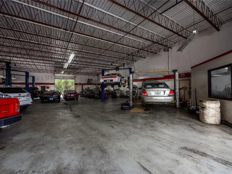 Prime Automotive Facility on Us 17/92 in Longwood, Fl - 9,700 Sq Ft