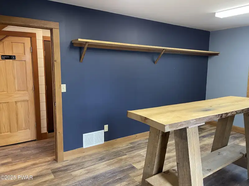 Flexible Commercial Space for Lease in High-traffic Location Near Tafton Post Office