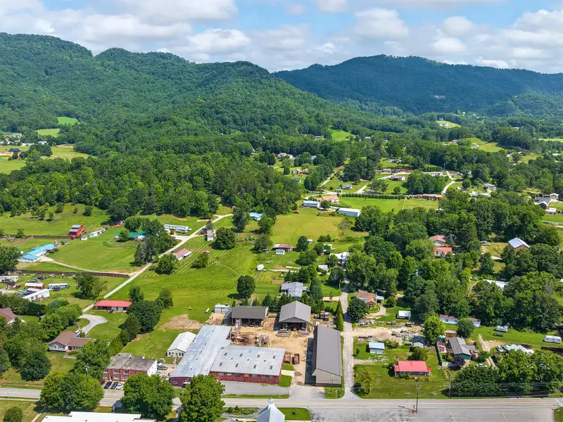 Mixed-use Industrial Property with Office, Storage, and Apartments in Bethel, Nc