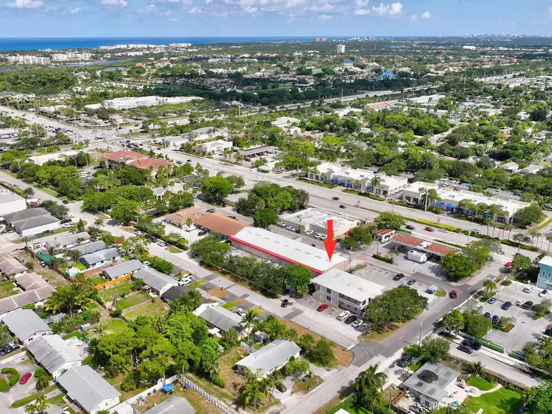 End-cap Warehouse with Offices in Central Jupiter, Move-in Ready