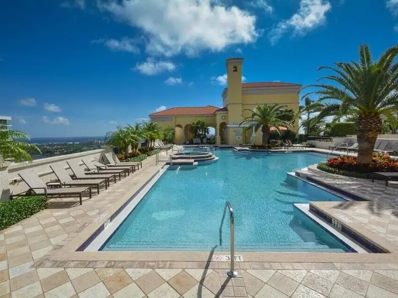 Live/work Condominium in Downtown West Palm Beach - Ideal for Commercial or Residential Use