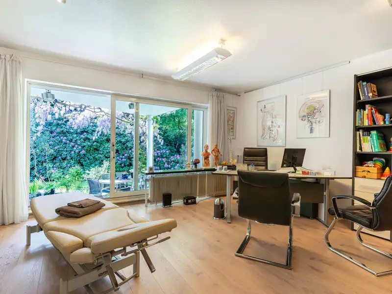 Residential and Commercial Building Investment Near Stadtpark with 460 M² Rentable Area