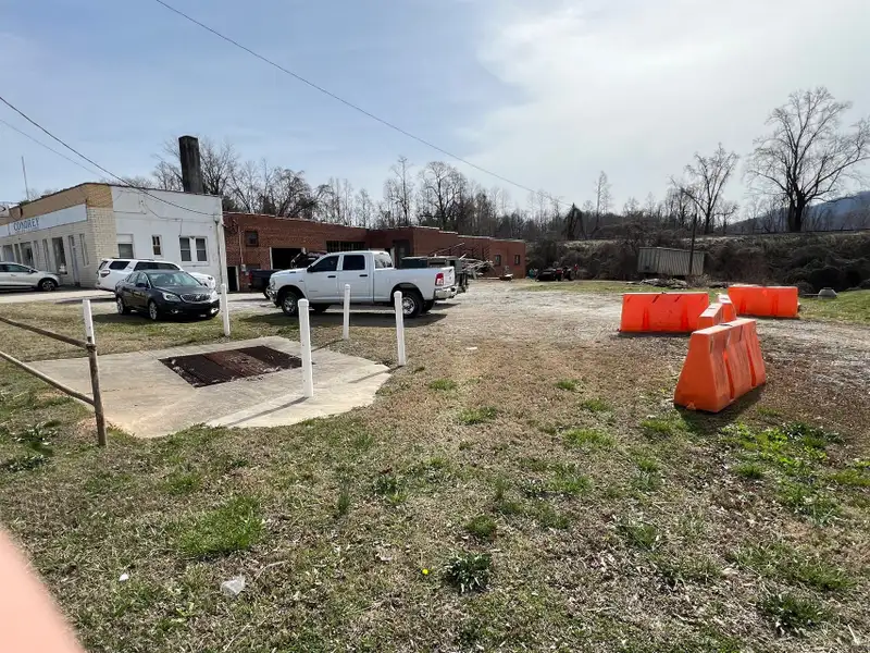 Historic Commercial Property with Showroom and Workshop in Marion, Nc