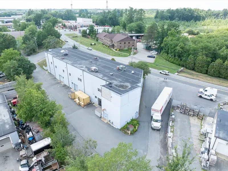 Industrial Building for Lease in North Reading with Office and Warehouse Flexibility