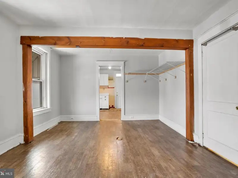 Standalone Commercial Building with Apartment on Macdade Boulevard