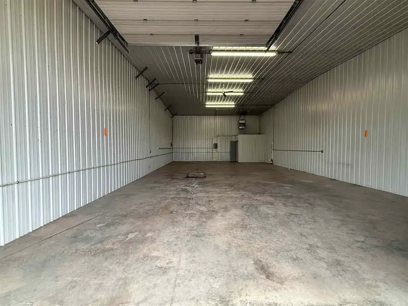 Flexible Warehouse Space for Lease in Iowa City with Easy Access and Overhead Door