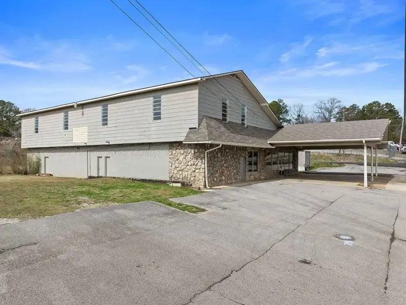 Versatile 8,370 Sqft Property with Storage and Kitchen Near Interstate