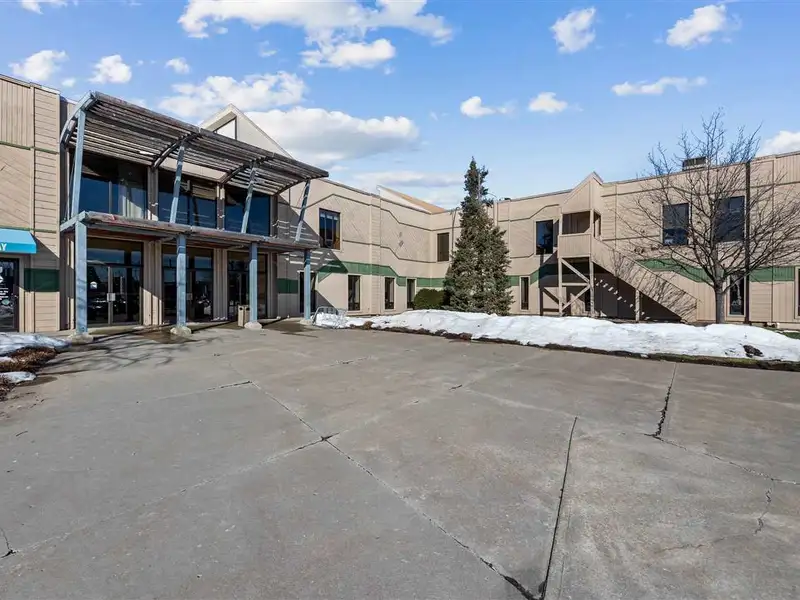 Investment Opportunity: Leased Office Suite in Eastdale Plaza, Move-in Ready