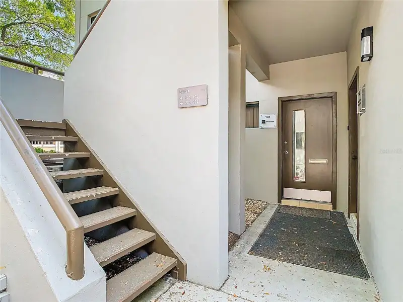 Prime 1,472 Sq. Ft. Office Condo on Busy Tampa Road with Conference Room