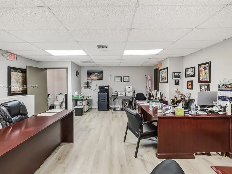 Office Warehouse with Dedicated Space in Kendall Park Commercial Area