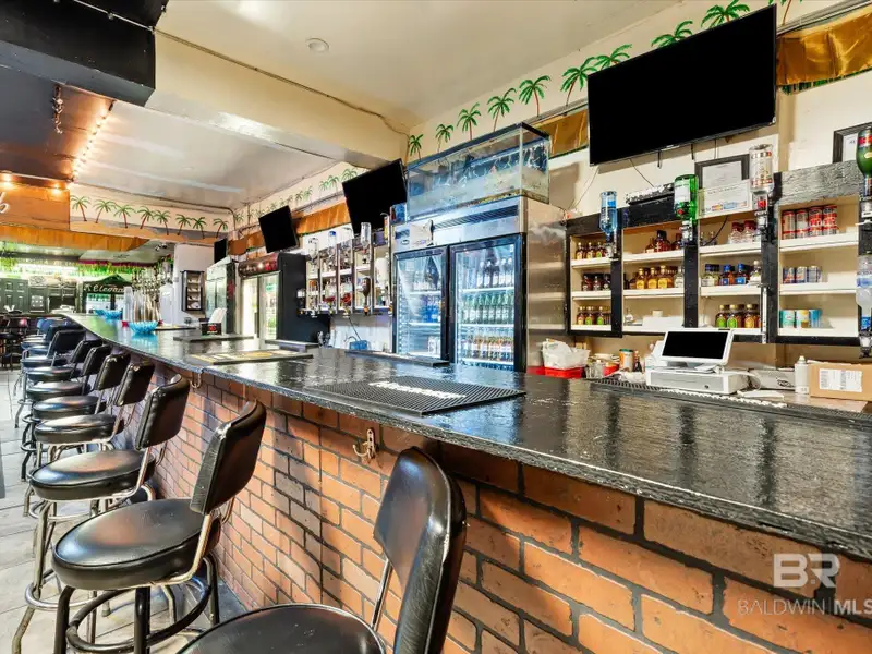 Prime Franchise-ready Lounge with Expansion Potential Near Downtown Mobile
