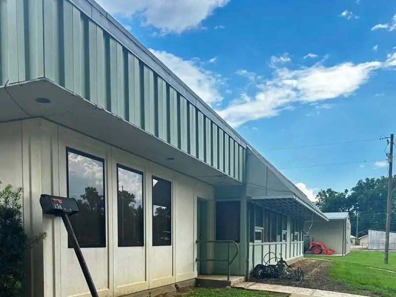 Office Building for Sale or Lease Near Port - 4100 Sq Ft with Conference Room and Parking
