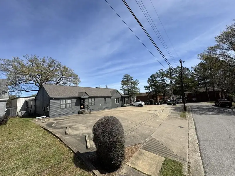 Light Industrial Property with Office and Shop in Central Memphis