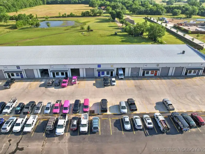 62,800 Sq Ft Insulated Industrial Building with Flexible Units in Prime Location