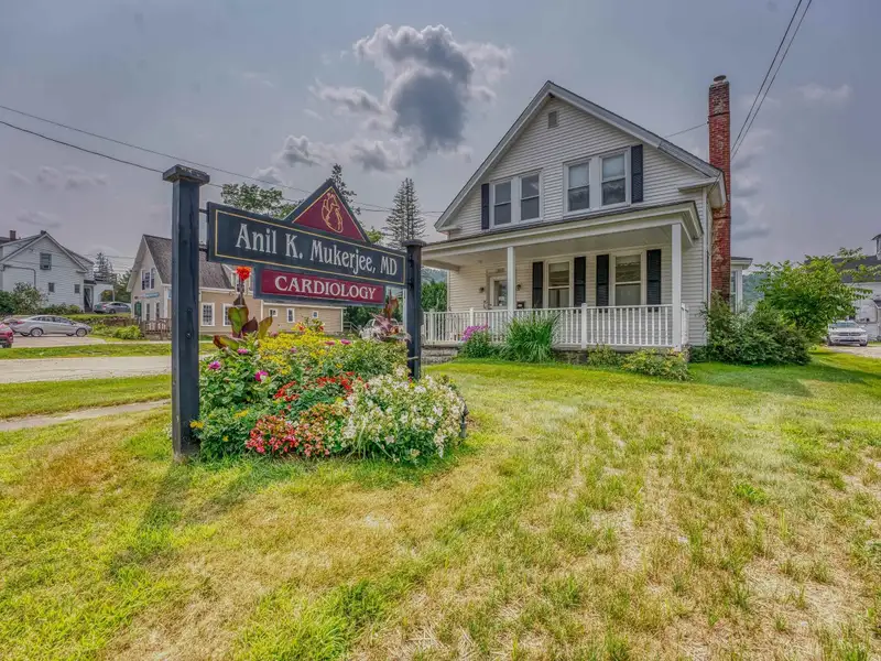 Versatile Mixed-use Property on Cottage Street, Littleton with Office Spaces and Barn