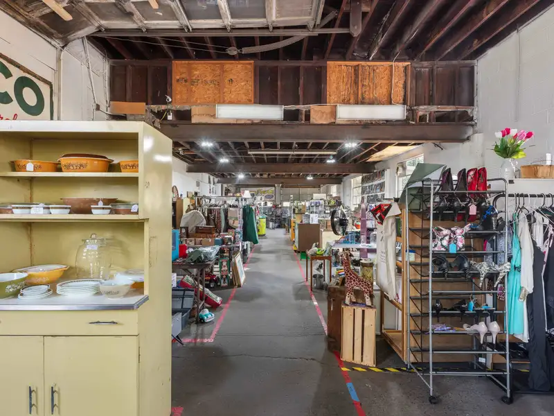 Mixed-use Property in Elkton: Antique Store with 3-bedroom Apartment and Ample Parking