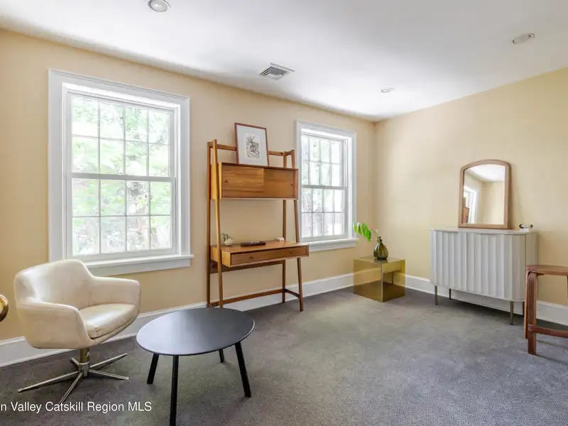 Historic Mixed-use Landmark in Kinderhook Village with Restaurant and Flexible Suites