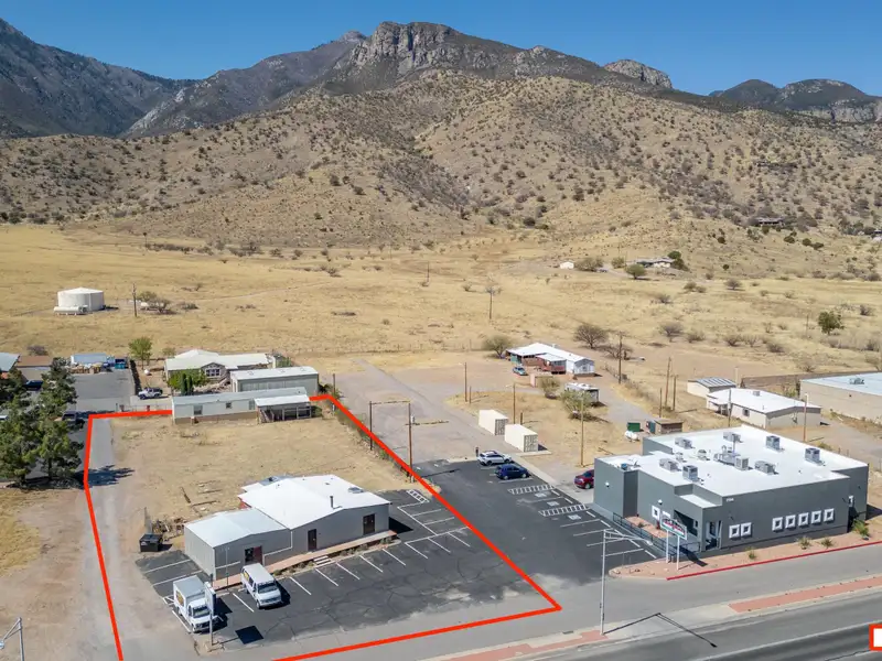 Versatile Commercial Property at High-traffic Intersection, Ideal for Business or Residence