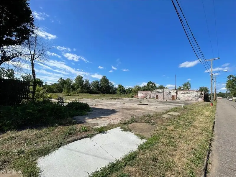 4 Acres of I-2 Heavy Industrial Land with 3,700 Sf Office Building