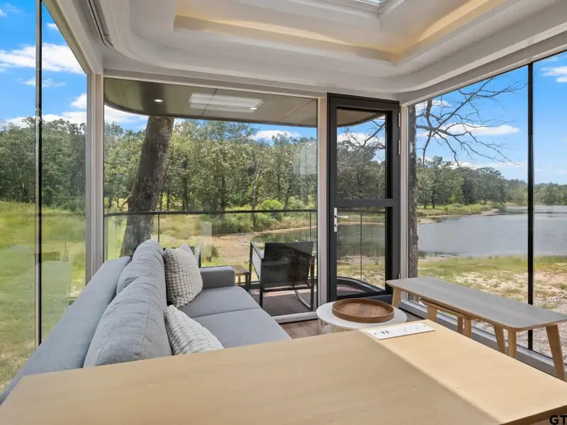 Turnkey Short-term Rental in Twin Lakes Resort, Mount Pleasant - Lakefront Access and Amenities