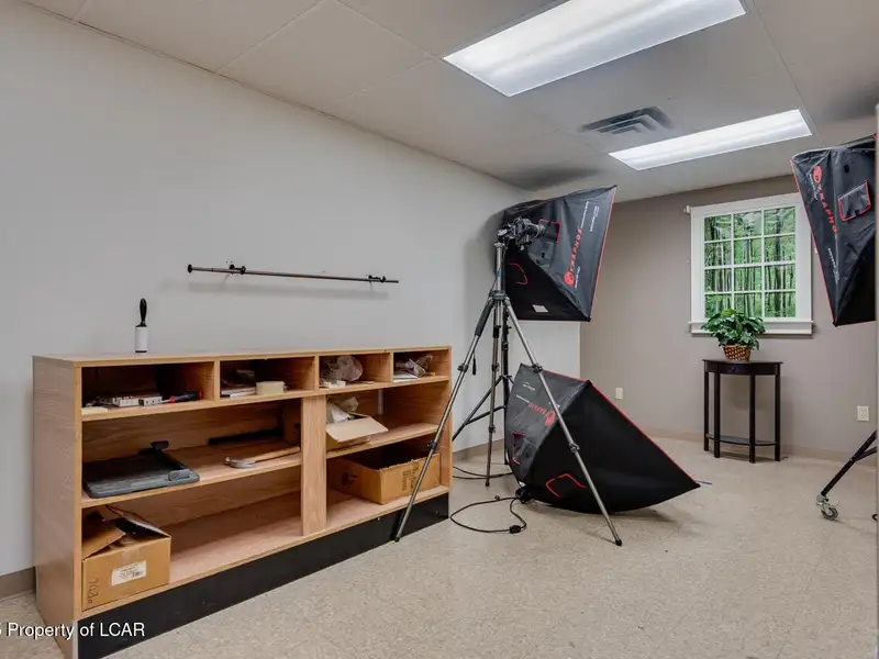 Warehouse with Overhead Doors on Purdytown Turnpike - 12,091 Sq Ft