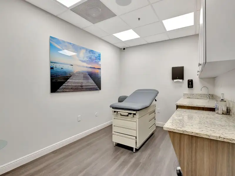 Renovated 5,194 Sf Commercial Building on Federal Highway, Delray Beach