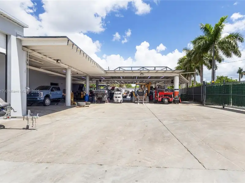 Industrial Property with 3,500 Sq.ft. Building on 1.07 Acres in Homestead, Fl