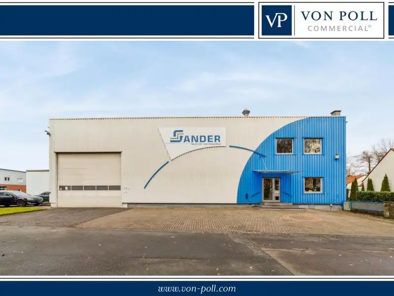 Spacious Industrial Hall for Sale on 4691 M² Leasehold Plot with Renovation Potential
