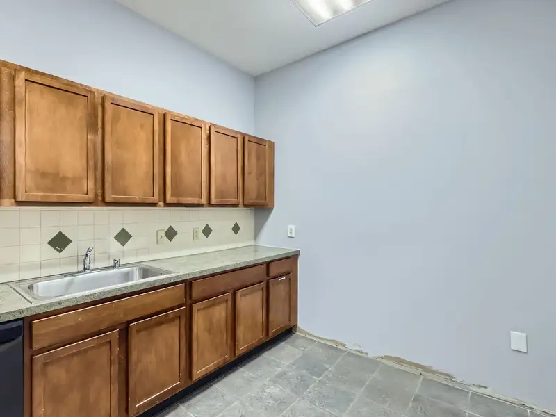 Versatile Office/warehouse Space in Central Denver with Climate Control and Ample Parking
