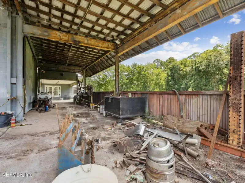 5.04-acre Mixed-use Parcel with Home and Shop in Nassau County