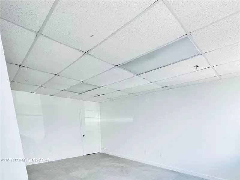Corner Unit Warehouse with Showroom and Mezzanine in Prime Industrial Location