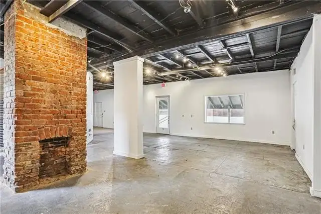 Uptown Commercial Space with Outdoor Patio and Parking - 1844 Sf White Box Ready