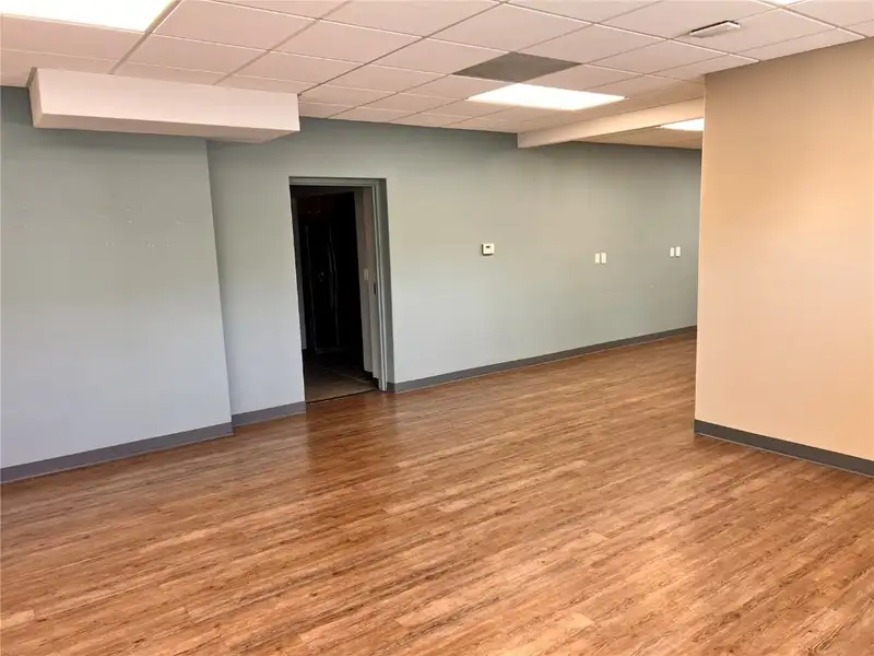 Affordable Commercial Space with Private Entrance and Kitchenette in Sw Side Location