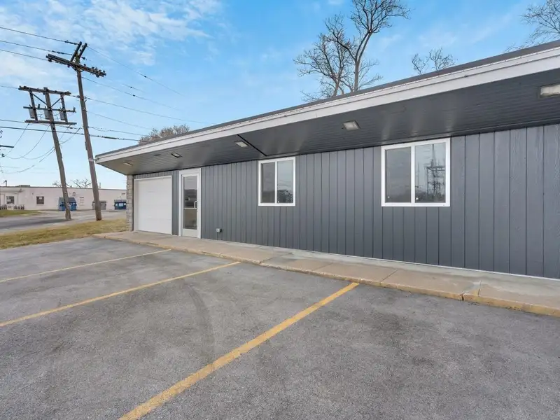 Free Standing 2080 Sqft Commercial Building in Prime B-1 Location Near Cedar Lake