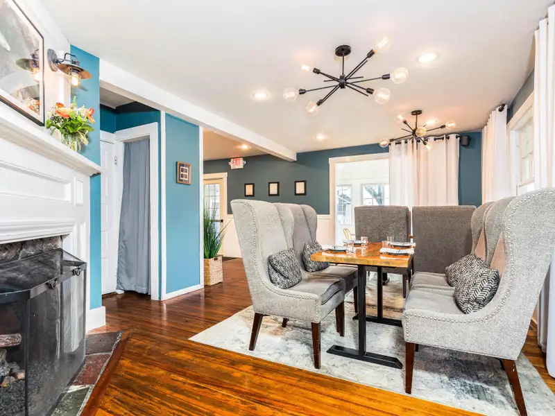 High-end Restaurant Space with Outdoor Dining and Residential Unit in Ogunquit