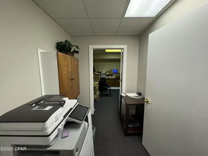 Commercial Office Building for Lease in Central Panama City, Ideal for Charter School or Medical Use