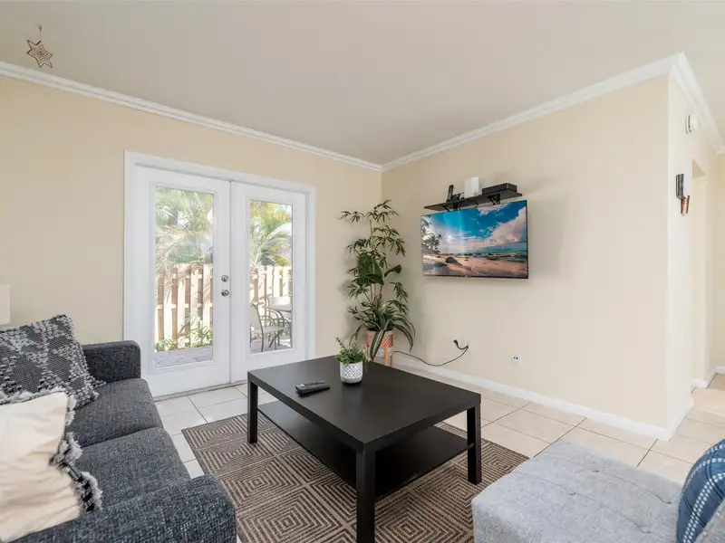 Turnkey 6-unit Airbnb Property in Prime Wilton Manors - Fully Renovated and Furnished