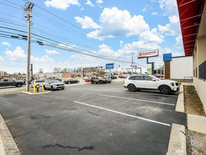 Commercial Building in High Traffic Area Near I-40 Exit 287, 3657 Sq Ft