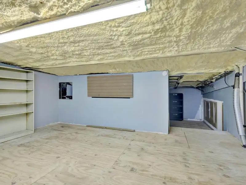 End-cap Warehouse with Offices in Central Jupiter, Move-in Ready