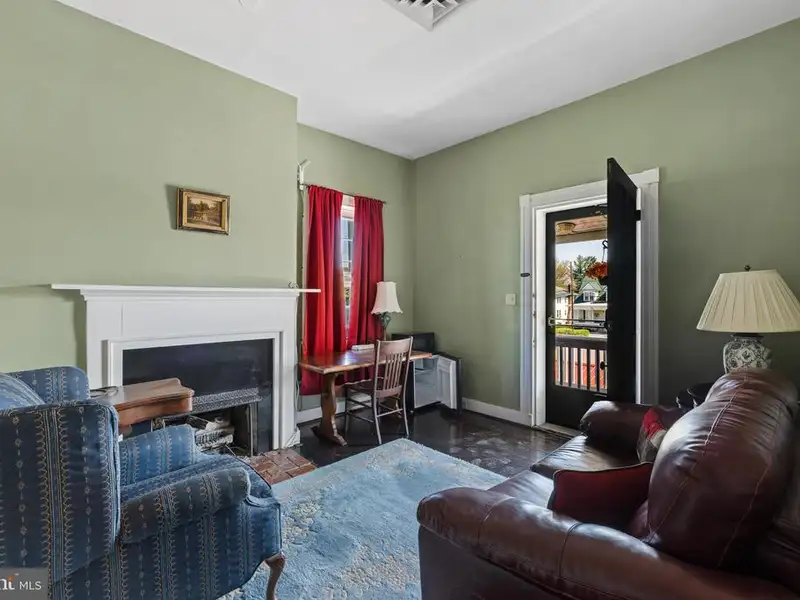 Historic Mcmechan Inn: 13-bedroom Home and Commercial Space in Moorefield, Wv